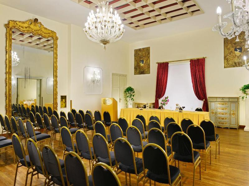 Hotel Savoy